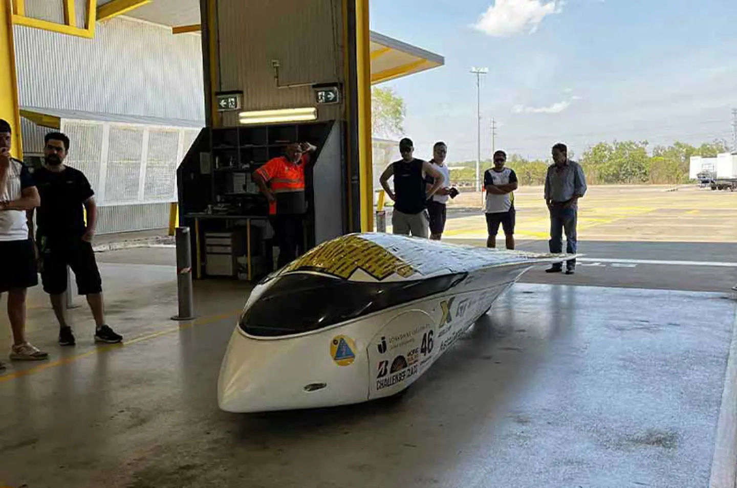 Solbilen Nova Lumia i garaget i Darwin