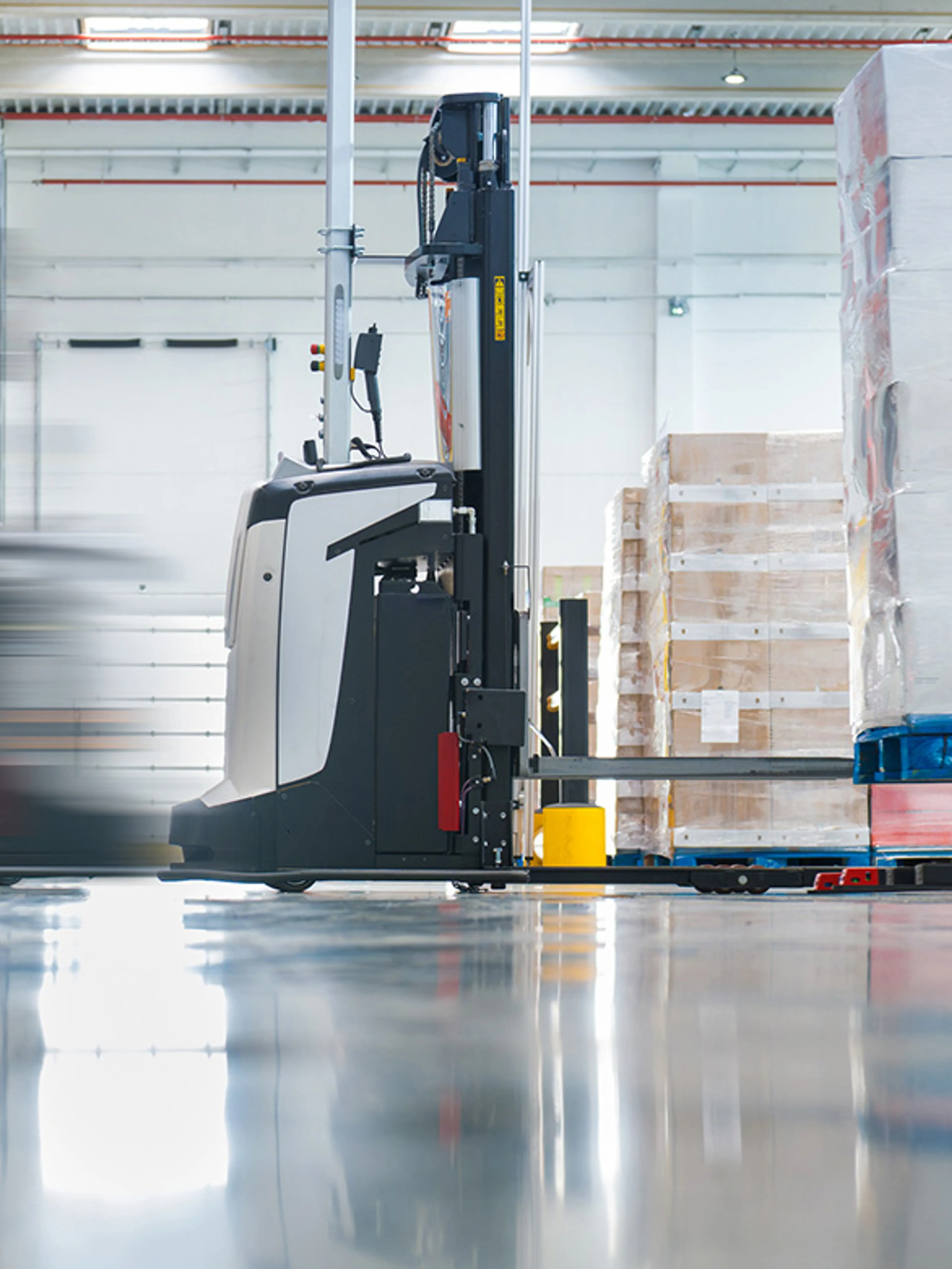 Industriella mobila robotar (IMR) är utrustade med närvarosensorer som förhindrar olyckor.