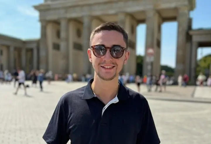 Daniel Bogdanovic tilldelades Axelents språkstipendium 2024 Daniel Bogdanovic tilldelades Axelents språkstipendium 2024