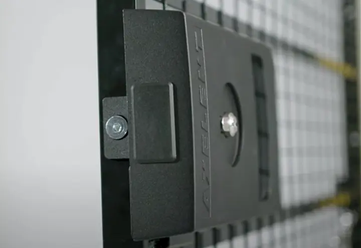 Vårt elektriska cylinderlås är patenterat och har en unik låsfunktion  Vårt elektriska cylinderlås är patenterat och har en unik låsfunktion